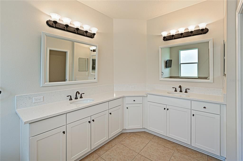 Active With Contract: $550,000 (4 beds, 3 baths, 2662 Square Feet)