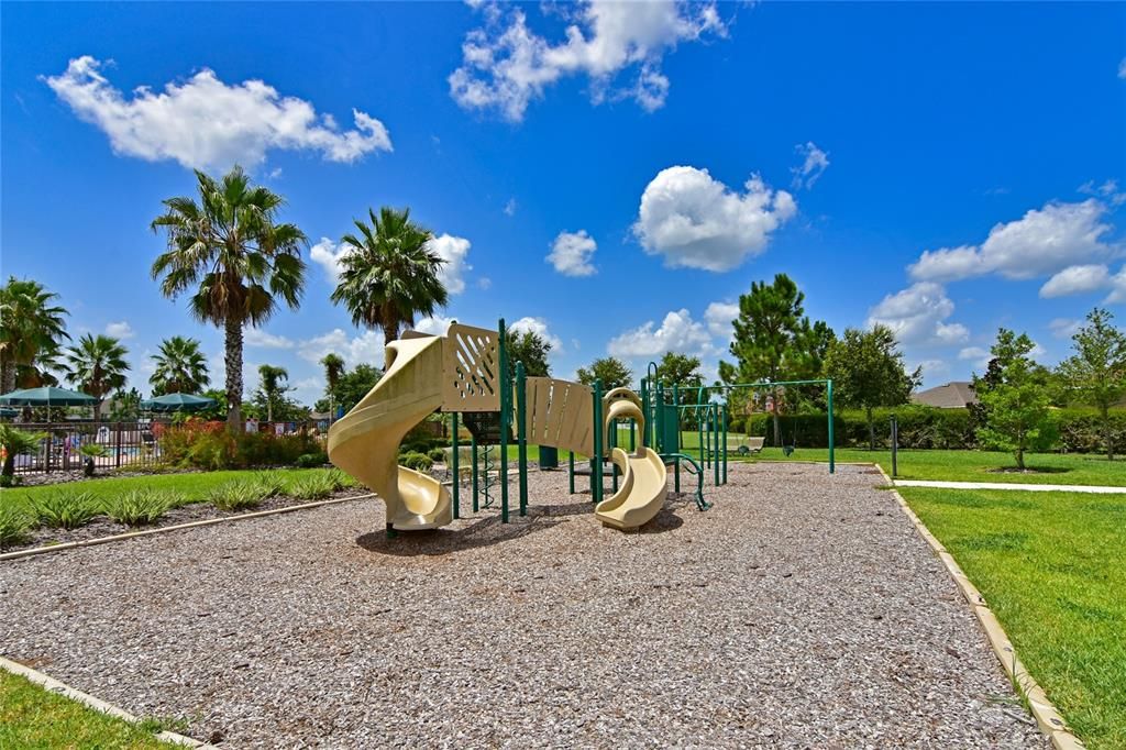 Active With Contract: $550,000 (4 beds, 3 baths, 2662 Square Feet)