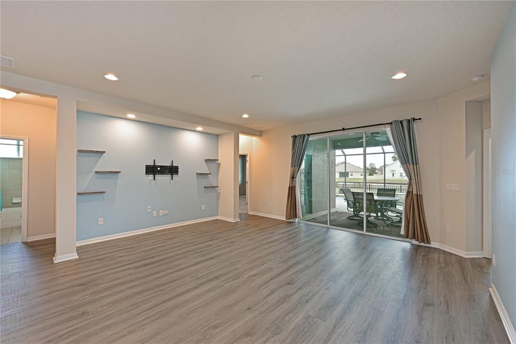 Active With Contract: $550,000 (4 beds, 3 baths, 2662 Square Feet)