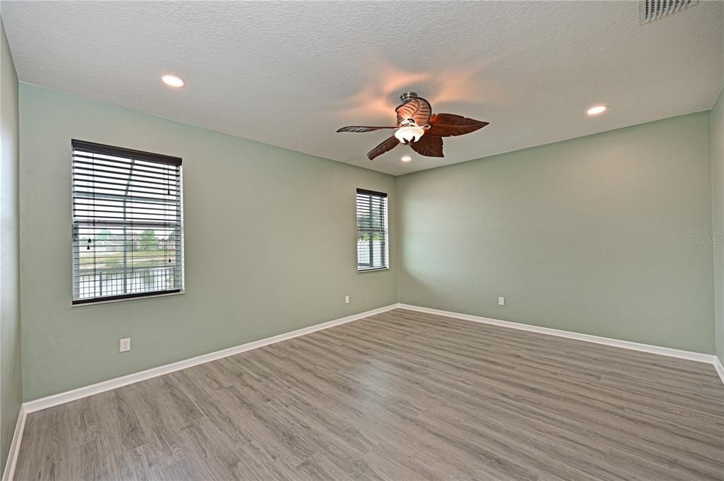 Active With Contract: $550,000 (4 beds, 3 baths, 2662 Square Feet)