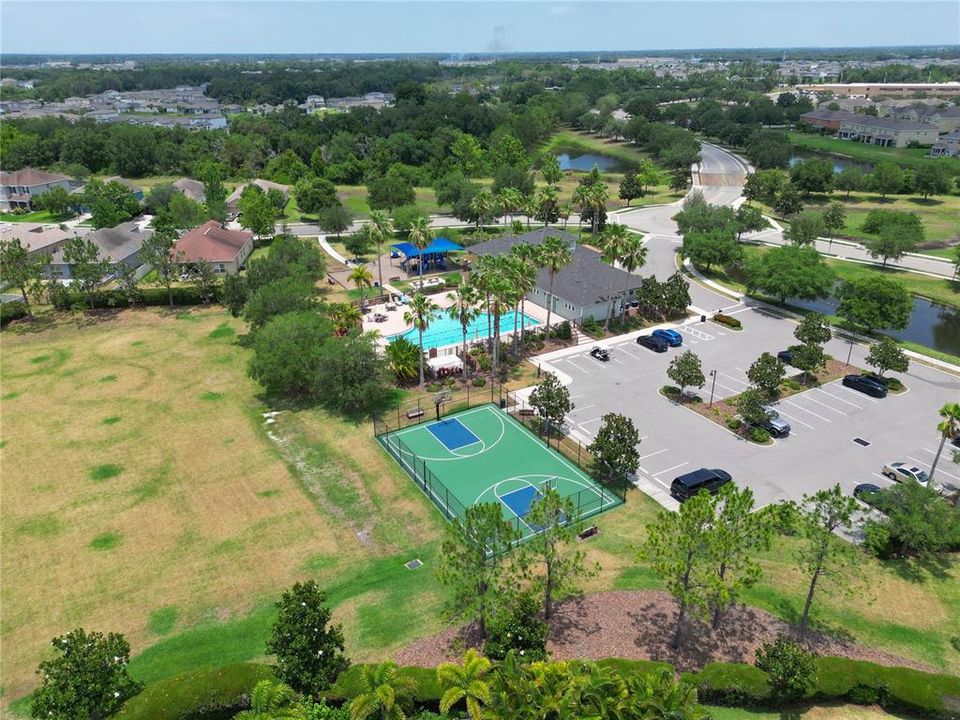 Active With Contract: $550,000 (4 beds, 3 baths, 2662 Square Feet)