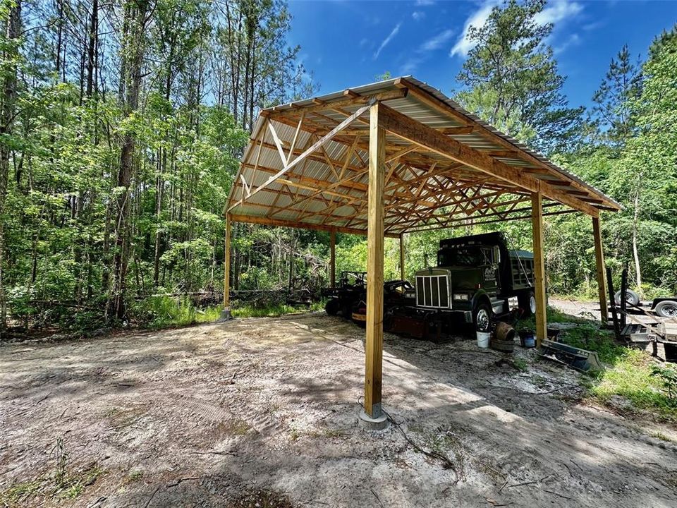 En Venta: $1,200,000 (17.50 acres)