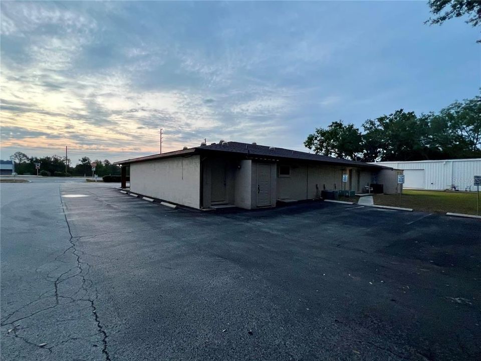 待售: $18,000 (0 贝兹, 0 浴室, 4090 平方英尺)