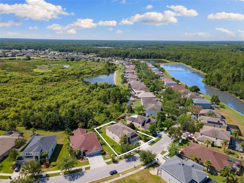 合同活跃: $605,000 (5 贝兹, 3 浴室, 3614 平方英尺)