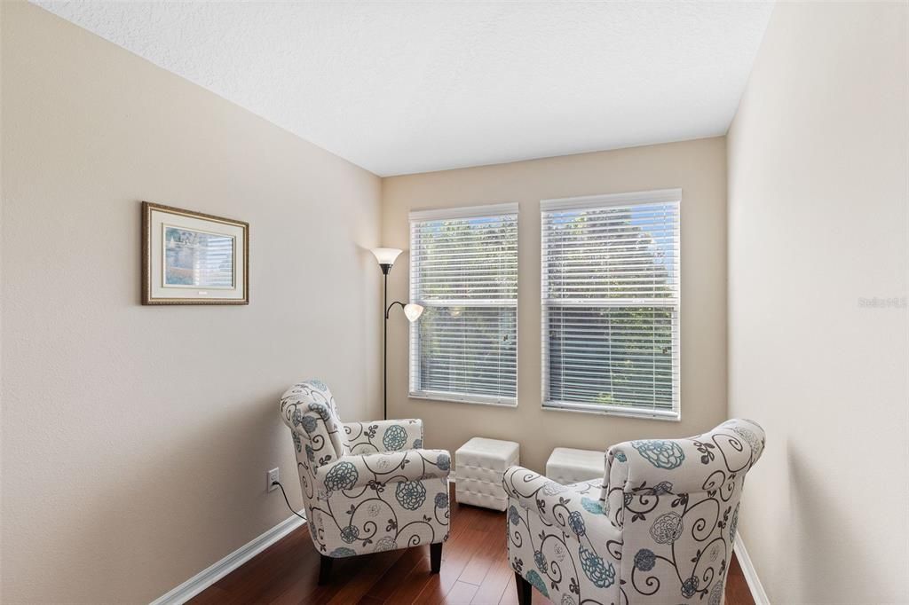 合同活跃: $605,000 (5 贝兹, 3 浴室, 3614 平方英尺)