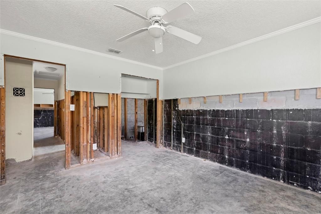 На продажу: $999,000 (0.11 acres)