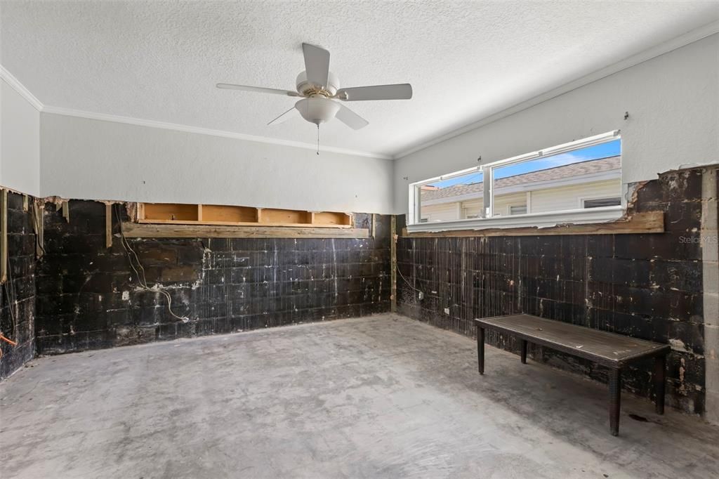 На продажу: $999,000 (0.11 acres)