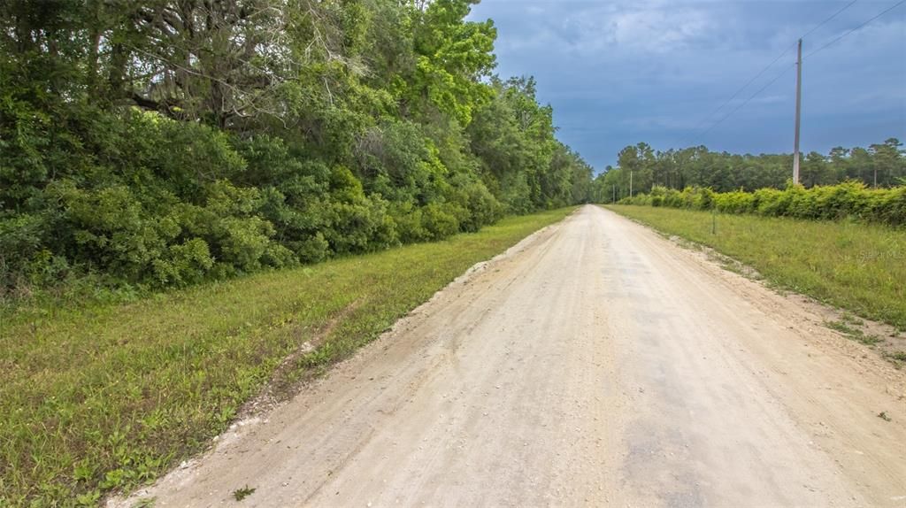 待售: $800,000 (52.95 acres)