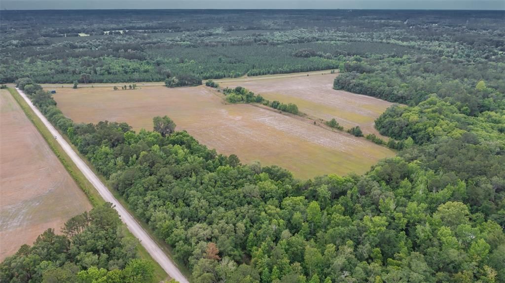 待售: $800,000 (52.95 acres)