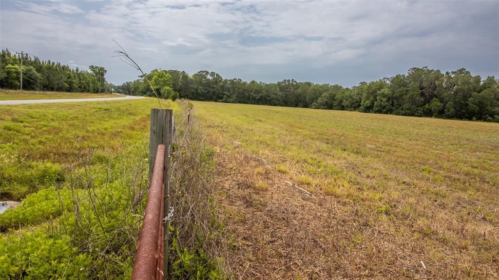 待售: $800,000 (52.95 acres)