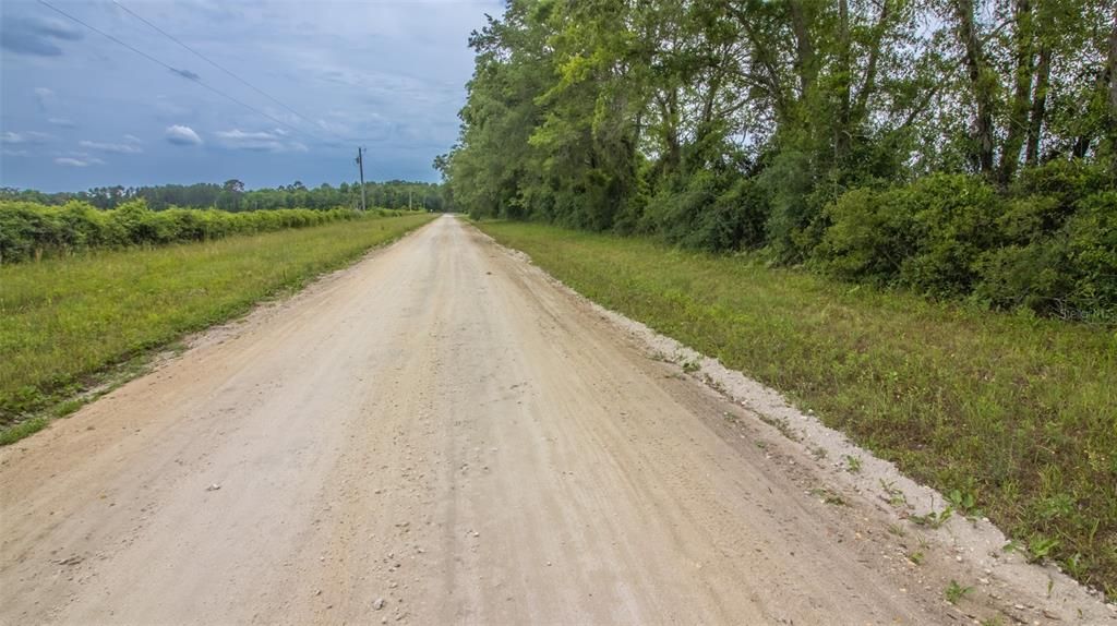 待售: $800,000 (52.95 acres)