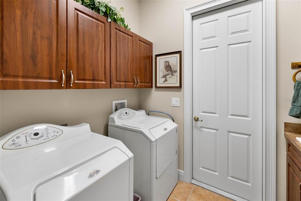 Active With Contract: $450,000 (3 beds, 3 baths, 2600 Square Feet)