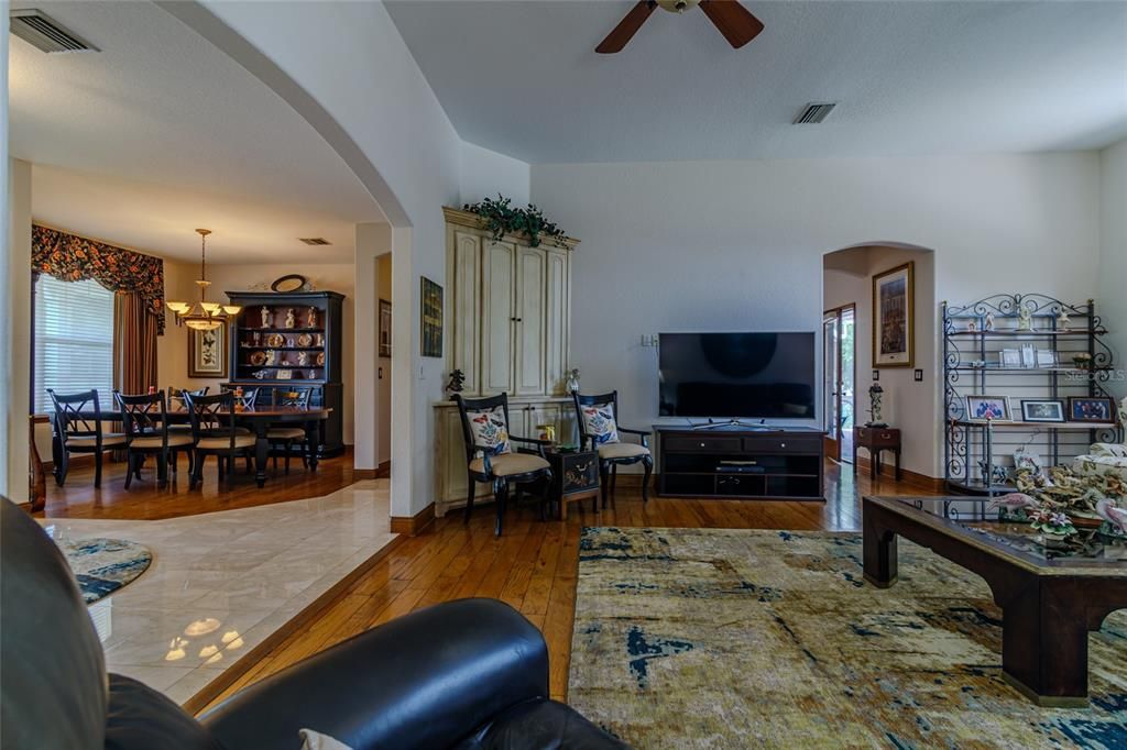 待售: $895,000 (3 贝兹, 3 浴室, 3467 平方英尺)