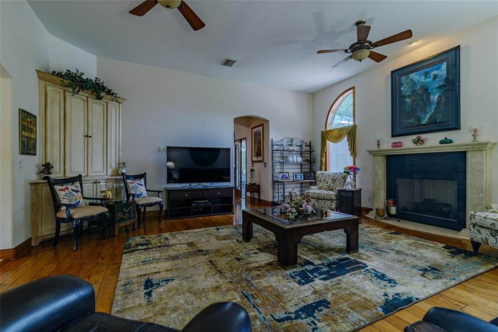 待售: $895,000 (3 贝兹, 3 浴室, 3467 平方英尺)