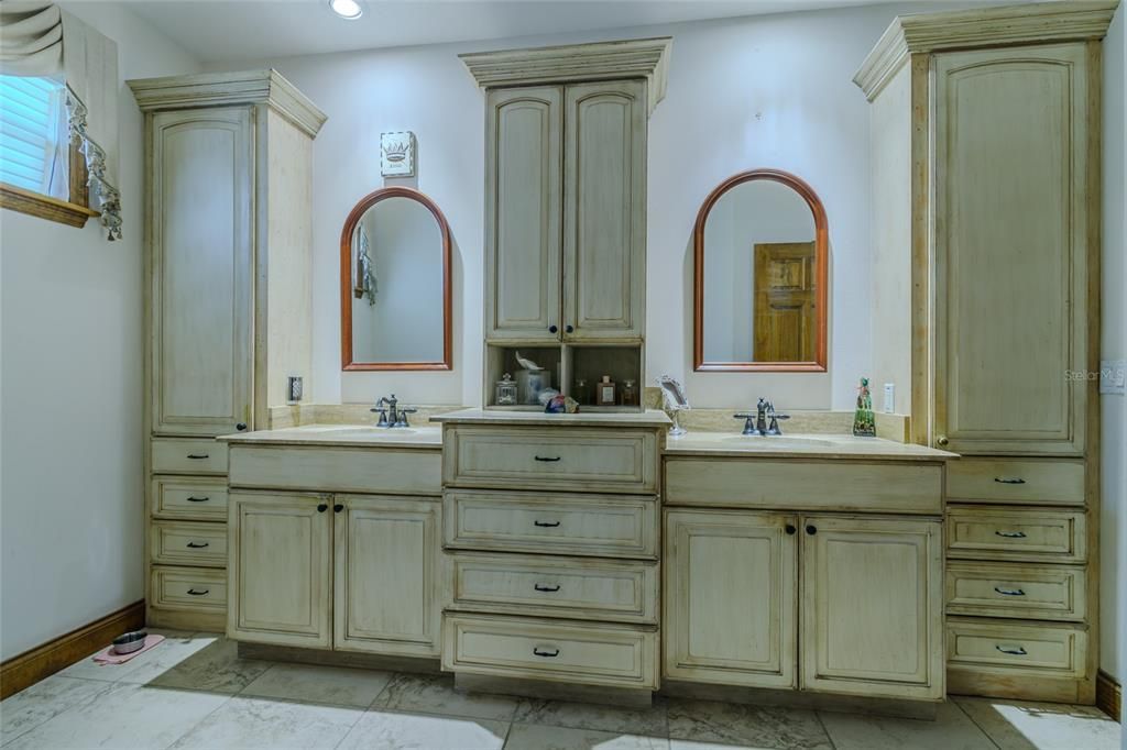 待售: $895,000 (3 贝兹, 3 浴室, 3467 平方英尺)