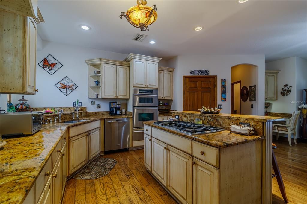 待售: $895,000 (3 贝兹, 3 浴室, 3467 平方英尺)