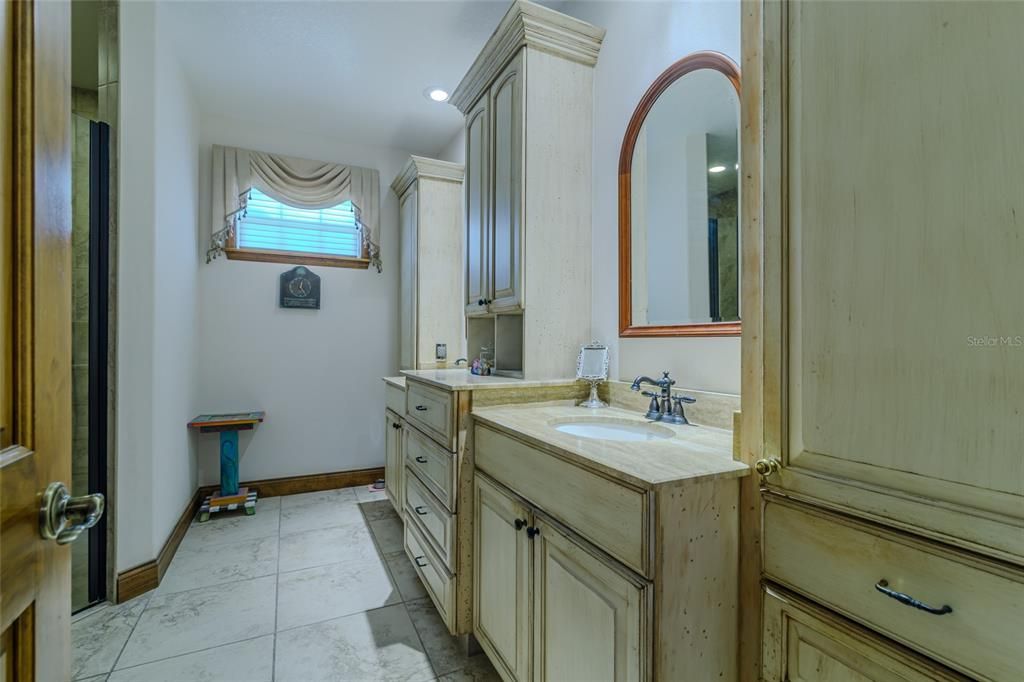 待售: $895,000 (3 贝兹, 3 浴室, 3467 平方英尺)