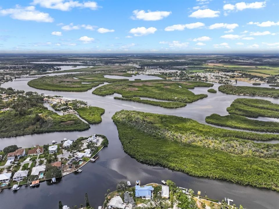 合同活跃: $799,000 (3 贝兹, 3 浴室, 2496 平方英尺)