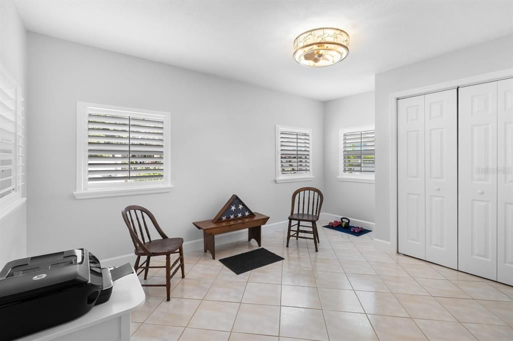 合同活跃: $799,000 (3 贝兹, 3 浴室, 2496 平方英尺)