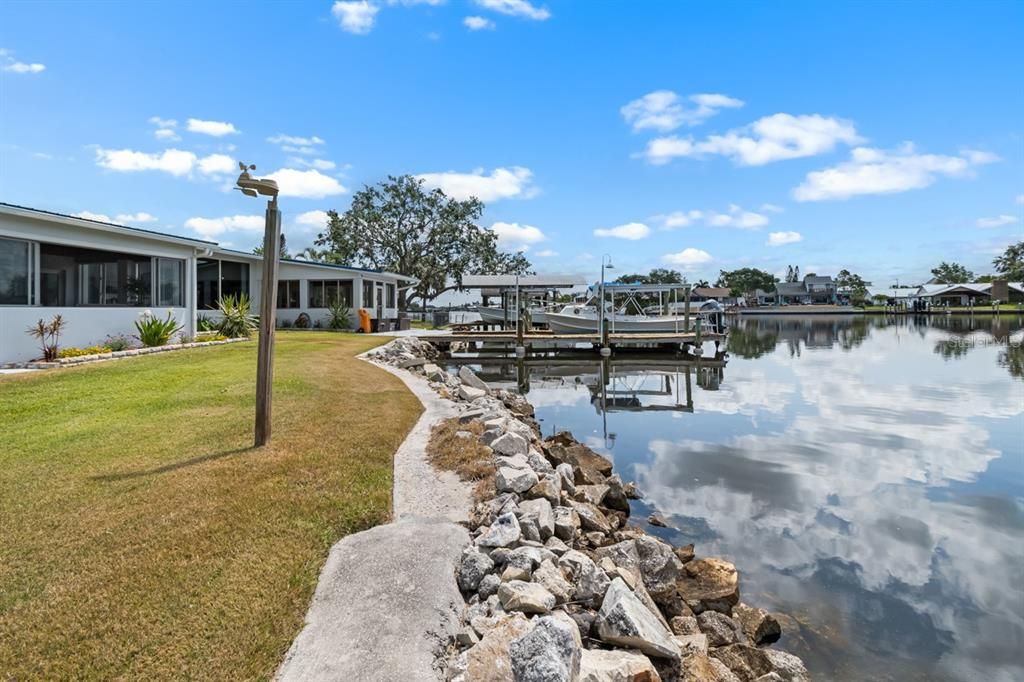 合同活跃: $799,000 (3 贝兹, 3 浴室, 2496 平方英尺)