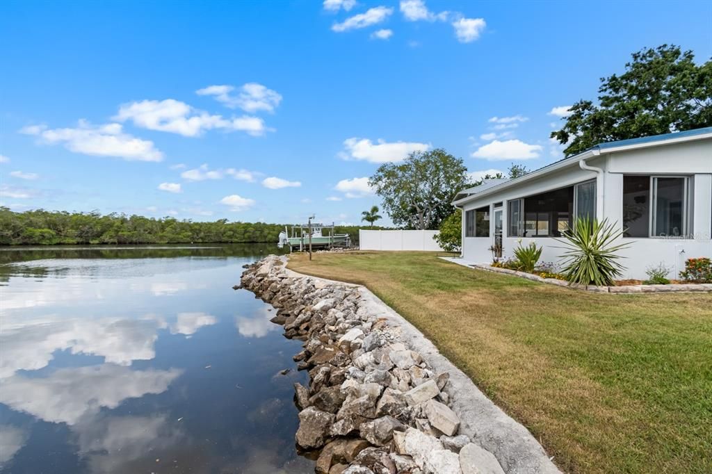 合同活跃: $799,000 (3 贝兹, 3 浴室, 2496 平方英尺)