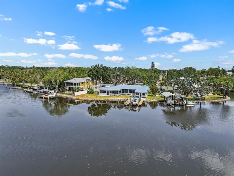 合同活跃: $799,000 (3 贝兹, 3 浴室, 2496 平方英尺)