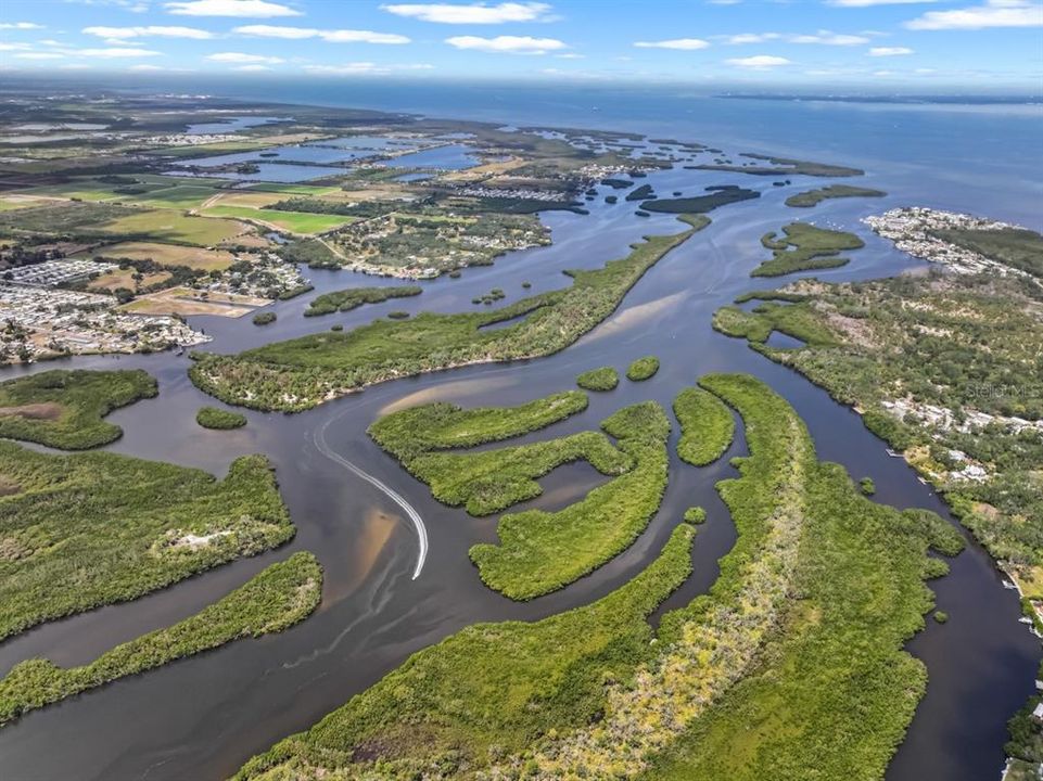 合同活跃: $799,000 (3 贝兹, 3 浴室, 2496 平方英尺)