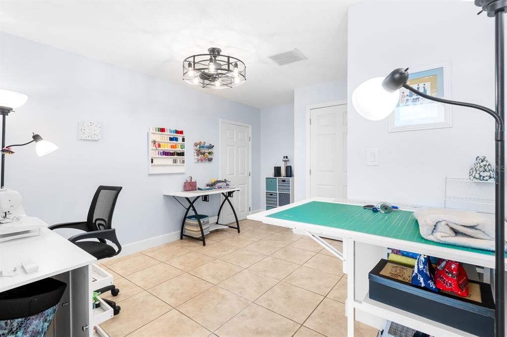 合同活跃: $799,000 (3 贝兹, 3 浴室, 2496 平方英尺)