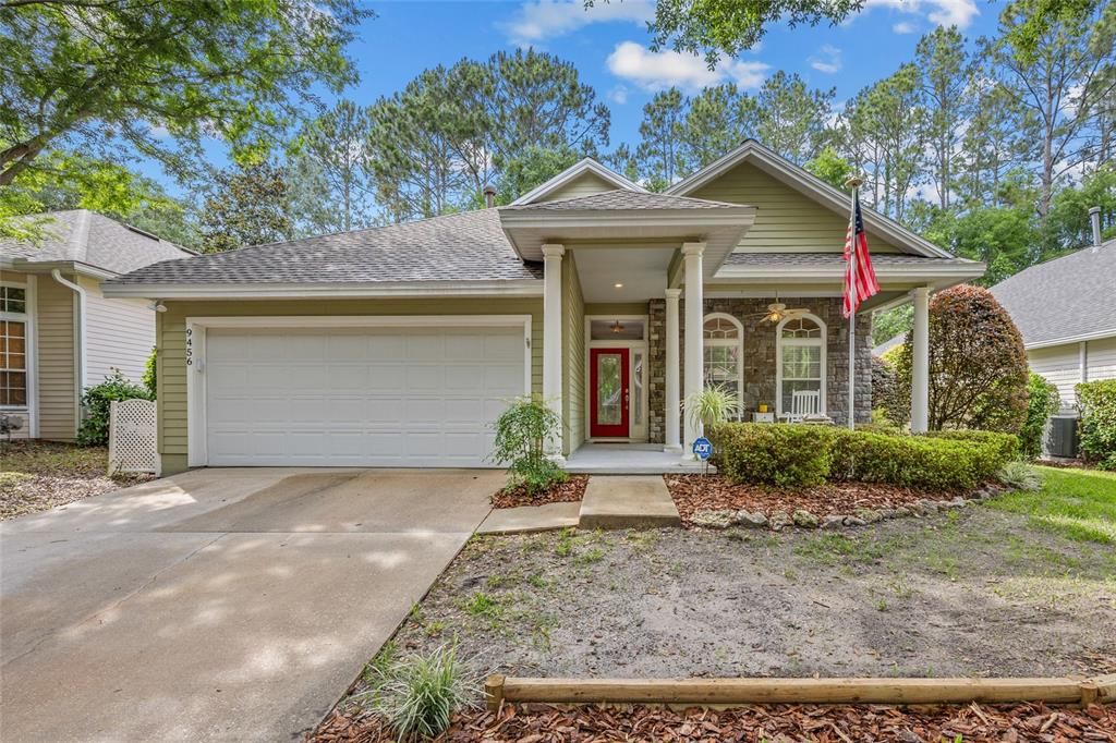 Recently Sold: $425,000 (3 beds, 2 baths, 1920 Square Feet)