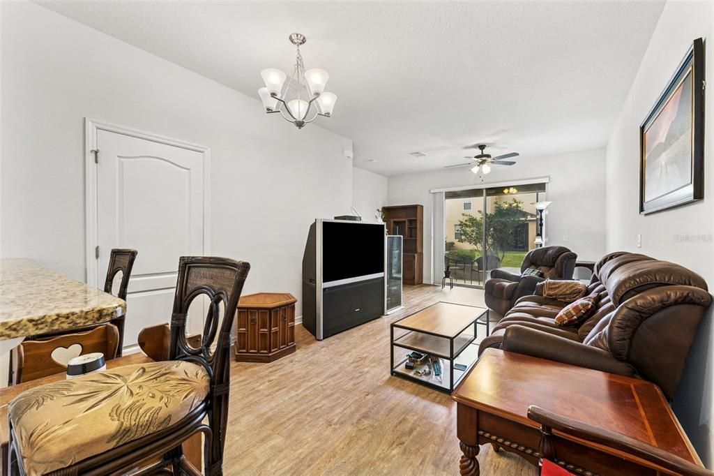 For Sale: $300,000 (3 beds, 2 baths, 1536 Square Feet)