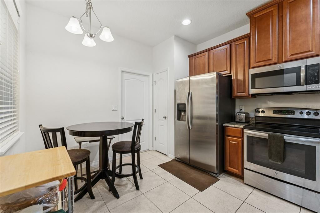 For Sale: $300,000 (3 beds, 2 baths, 1536 Square Feet)