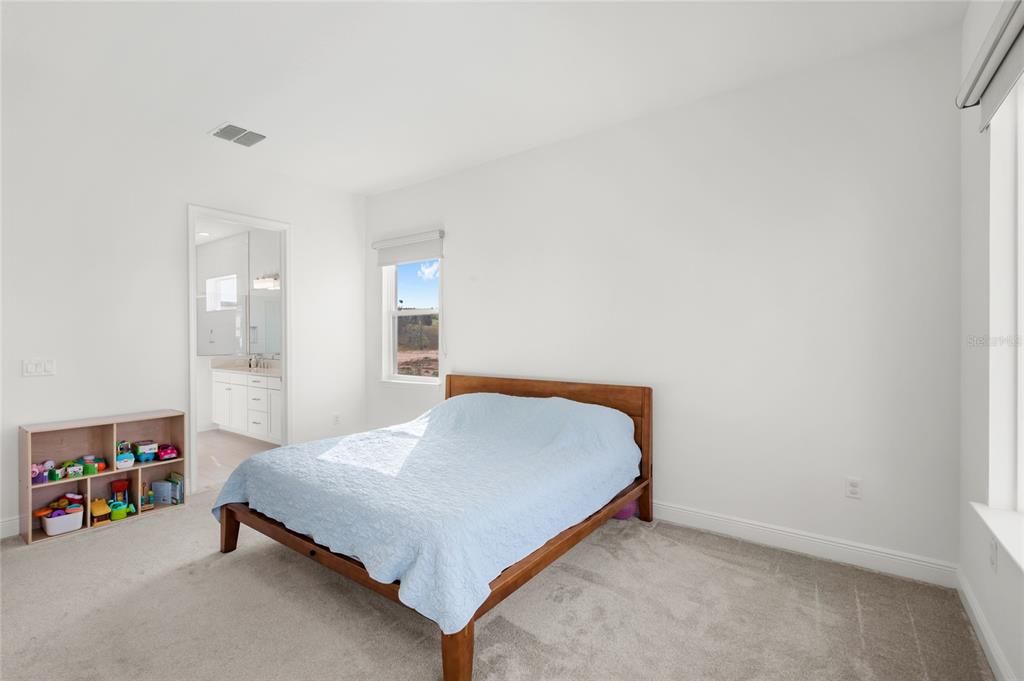 For Sale: $959,000 (5 beds, 4 baths, 2980 Square Feet)