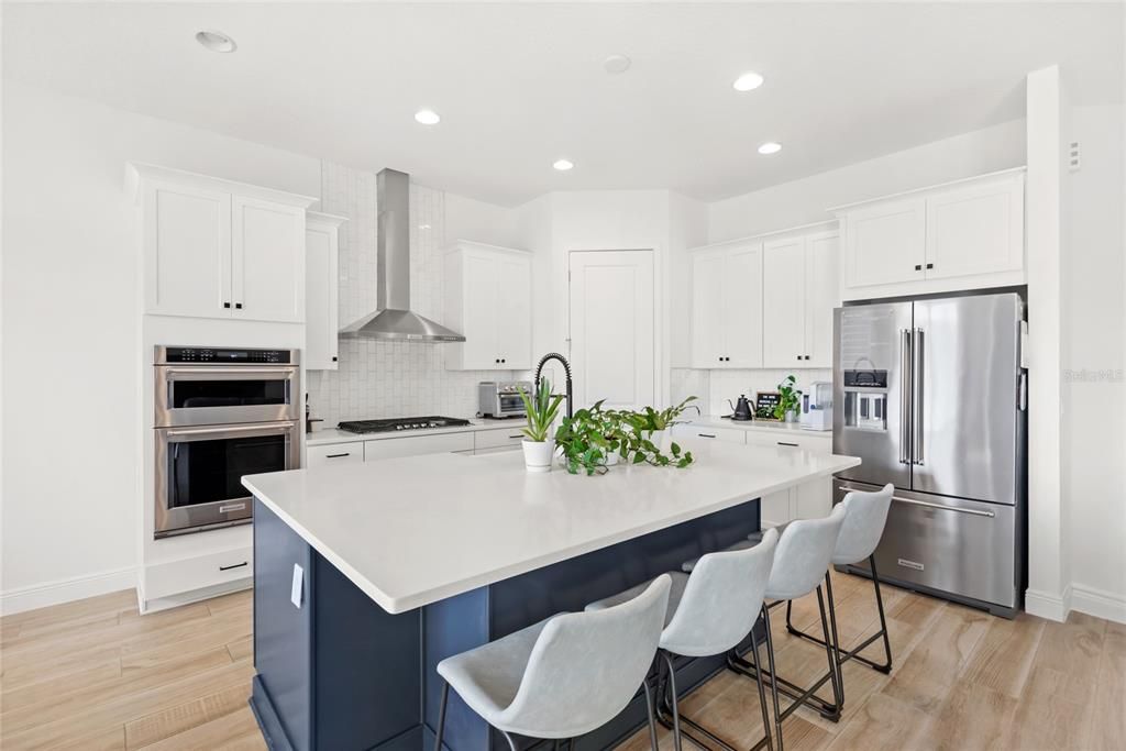 For Sale: $959,000 (5 beds, 4 baths, 2980 Square Feet)