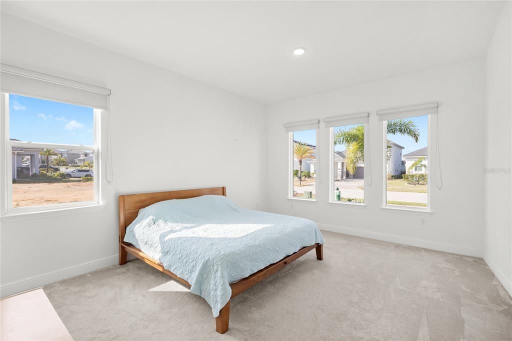 For Sale: $959,000 (5 beds, 4 baths, 2980 Square Feet)