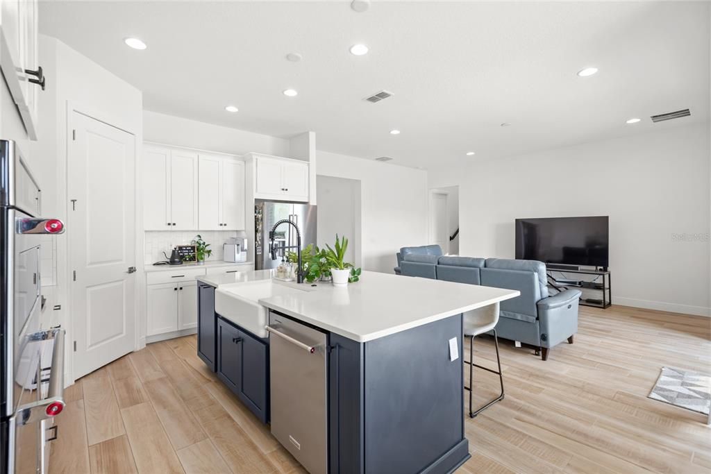 For Sale: $959,000 (5 beds, 4 baths, 2980 Square Feet)