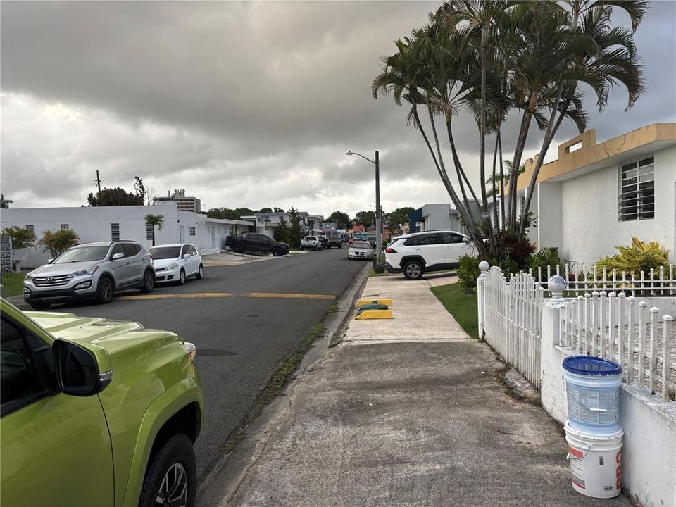 Под контрактом: $155,000 (3 спален, 2 ванн, 980 Квадратных фут)