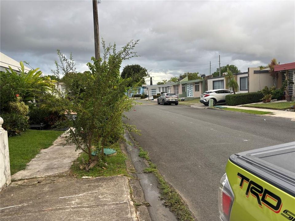 Под контрактом: $155,000 (3 спален, 2 ванн, 980 Квадратных фут)