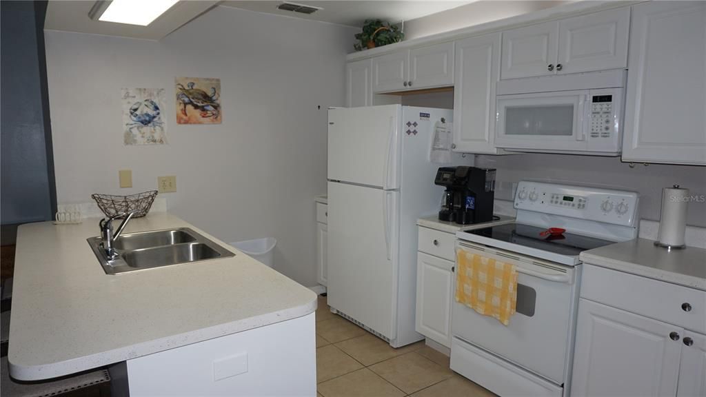 Под контрактом: $1,600 (2 спален, 2 ванн, 908 Квадратных фут)