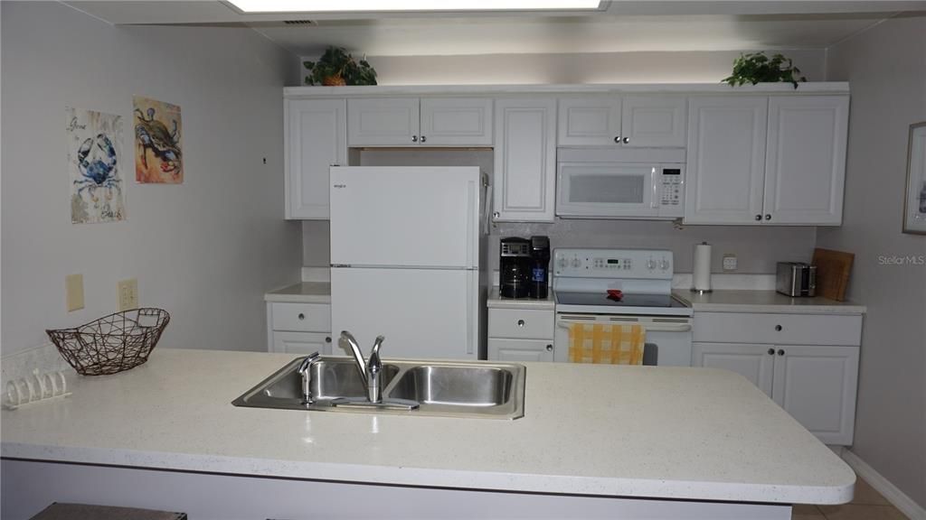 Под контрактом: $1,600 (2 спален, 2 ванн, 908 Квадратных фут)