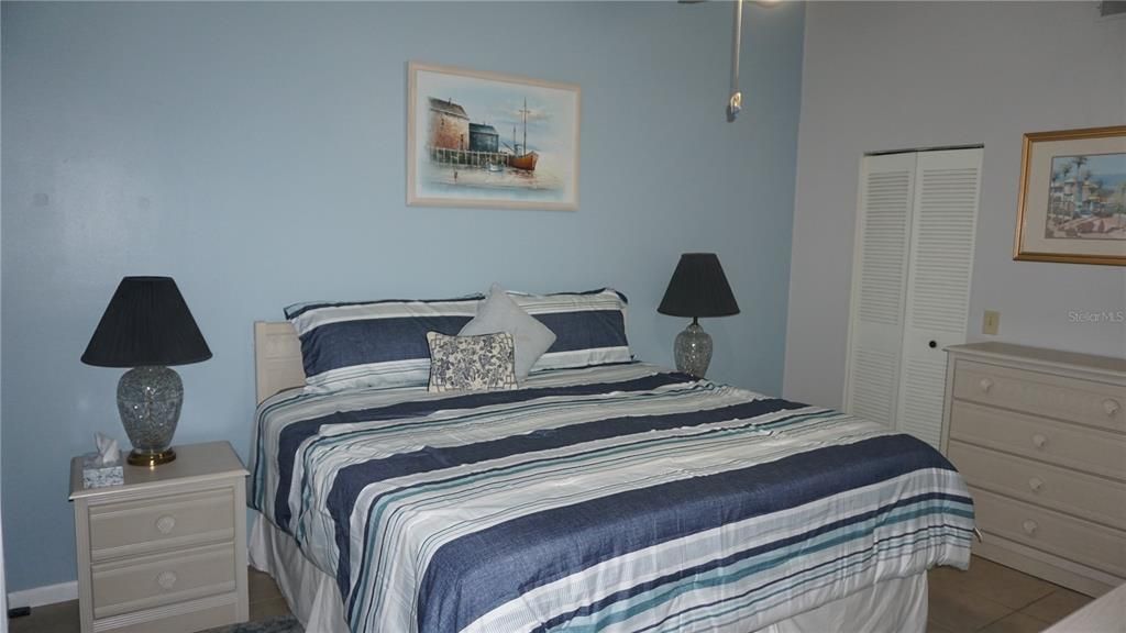 Под контрактом: $1,600 (2 спален, 2 ванн, 908 Квадратных фут)