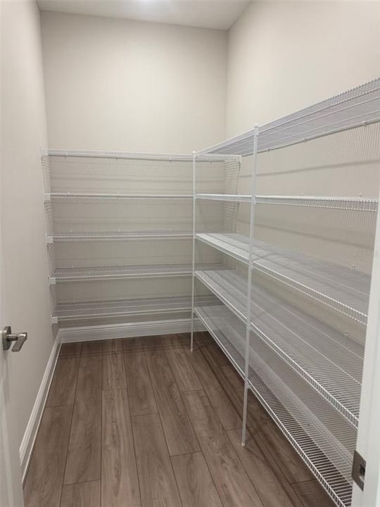 出租: $3,200 (5 贝兹, 3 浴室, 2289 平方英尺)