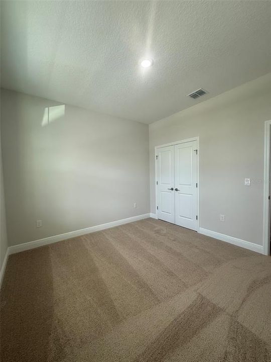 出租: $3,200 (5 贝兹, 3 浴室, 2289 平方英尺)