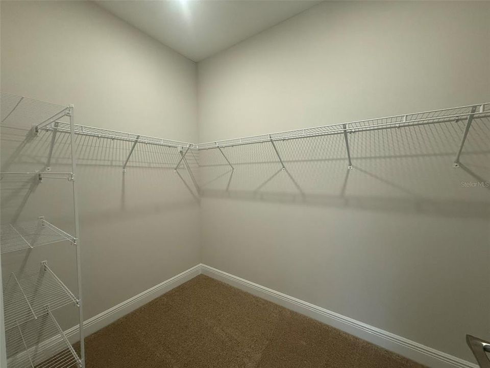 出租: $3,200 (5 贝兹, 3 浴室, 2289 平方英尺)