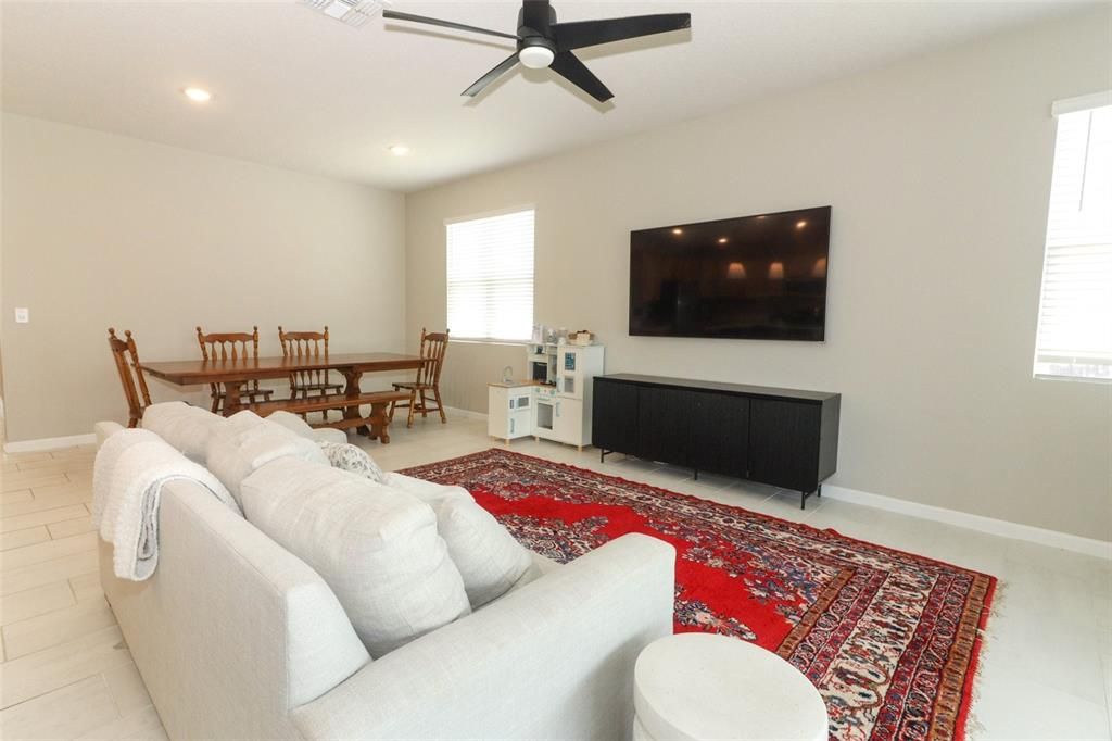 For Sale: $348,000 (4 beds, 3 baths, 2075 Square Feet)