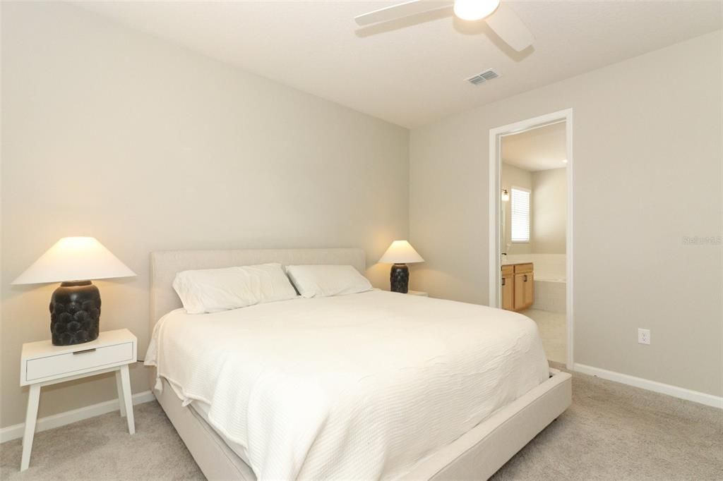 For Sale: $348,000 (4 beds, 3 baths, 2075 Square Feet)