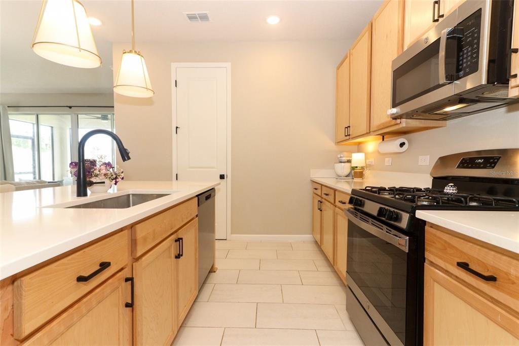 For Sale: $348,000 (4 beds, 3 baths, 2075 Square Feet)