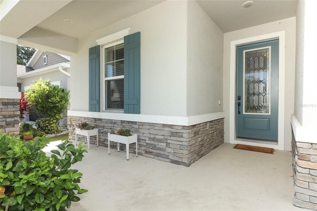 For Sale: $348,000 (4 beds, 3 baths, 2075 Square Feet)