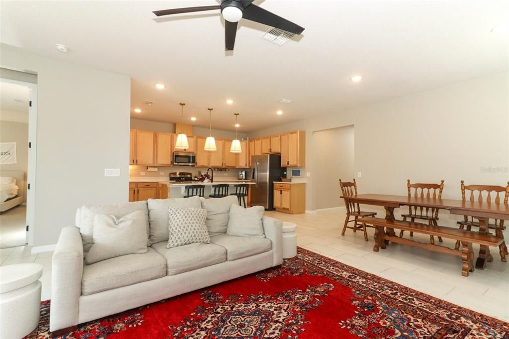 For Sale: $348,000 (4 beds, 3 baths, 2075 Square Feet)