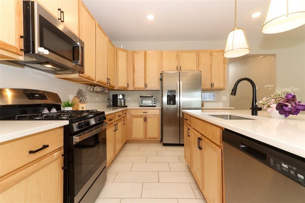 For Sale: $348,000 (4 beds, 3 baths, 2075 Square Feet)