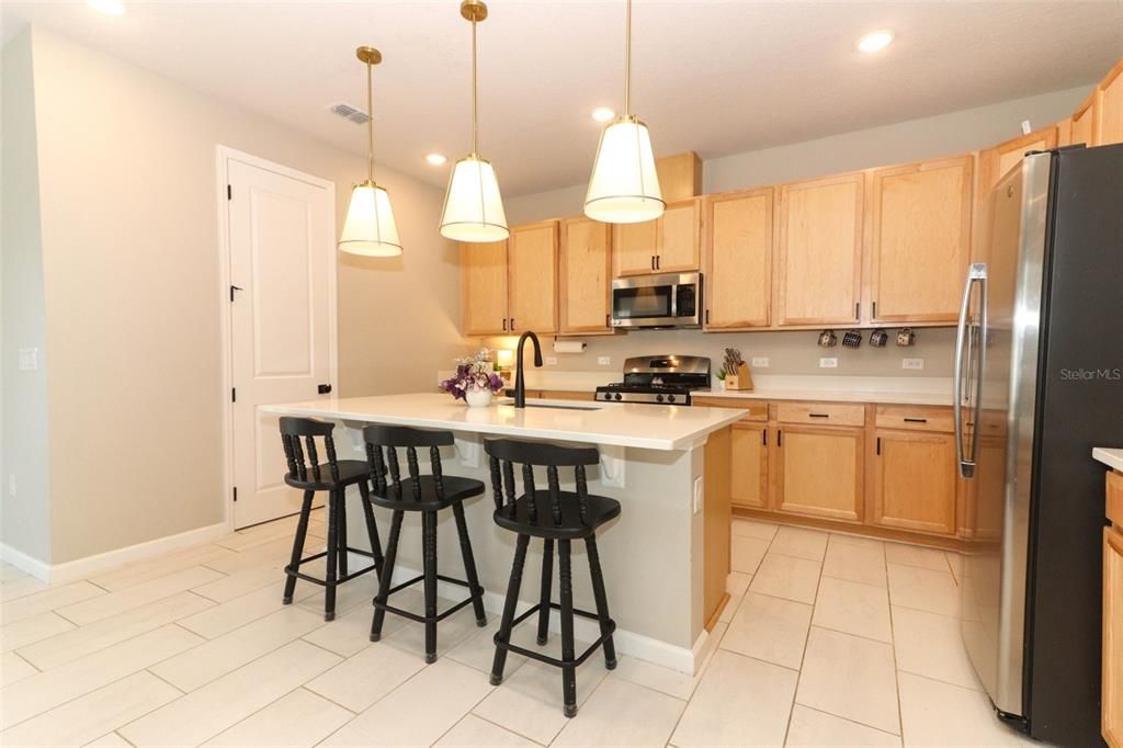 For Sale: $348,000 (4 beds, 3 baths, 2075 Square Feet)